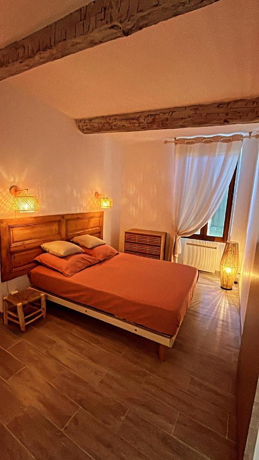 Appartement T2 Centre Village Cucuron Eksteriør bilde